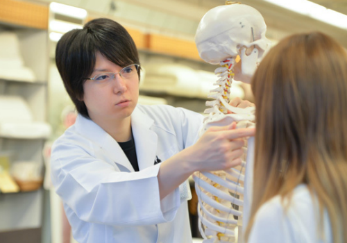 腰痛、肩こりの方への大阪 睡眠改善研究室のオーダーメイド枕「スマホ」