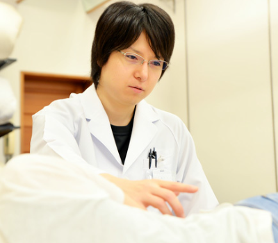 大阪　睡眠改善研究室のオーダーメイド枕は、姿勢の歪みを整えるように作ります