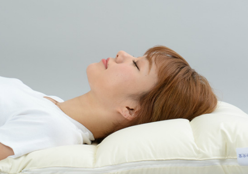 肩こりや横向き寝に特化した、オーダーメイド枕